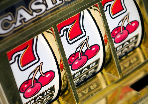 sijago mobile app interface showing live-dealer table selection and sportsbook markets